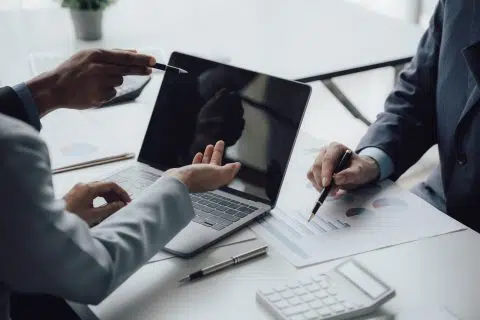Business,Adviser,Meeting,To,Analyze,And,Discuss,The,Situation,On